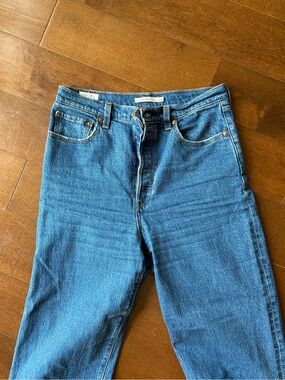 Levi's ribcage ankle Straight Leg Jeans blue jeans. Size 29